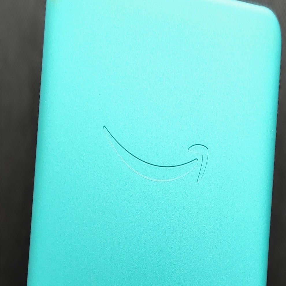 メタリックジェードのKindle Paperwhite シグニチャーエディションも