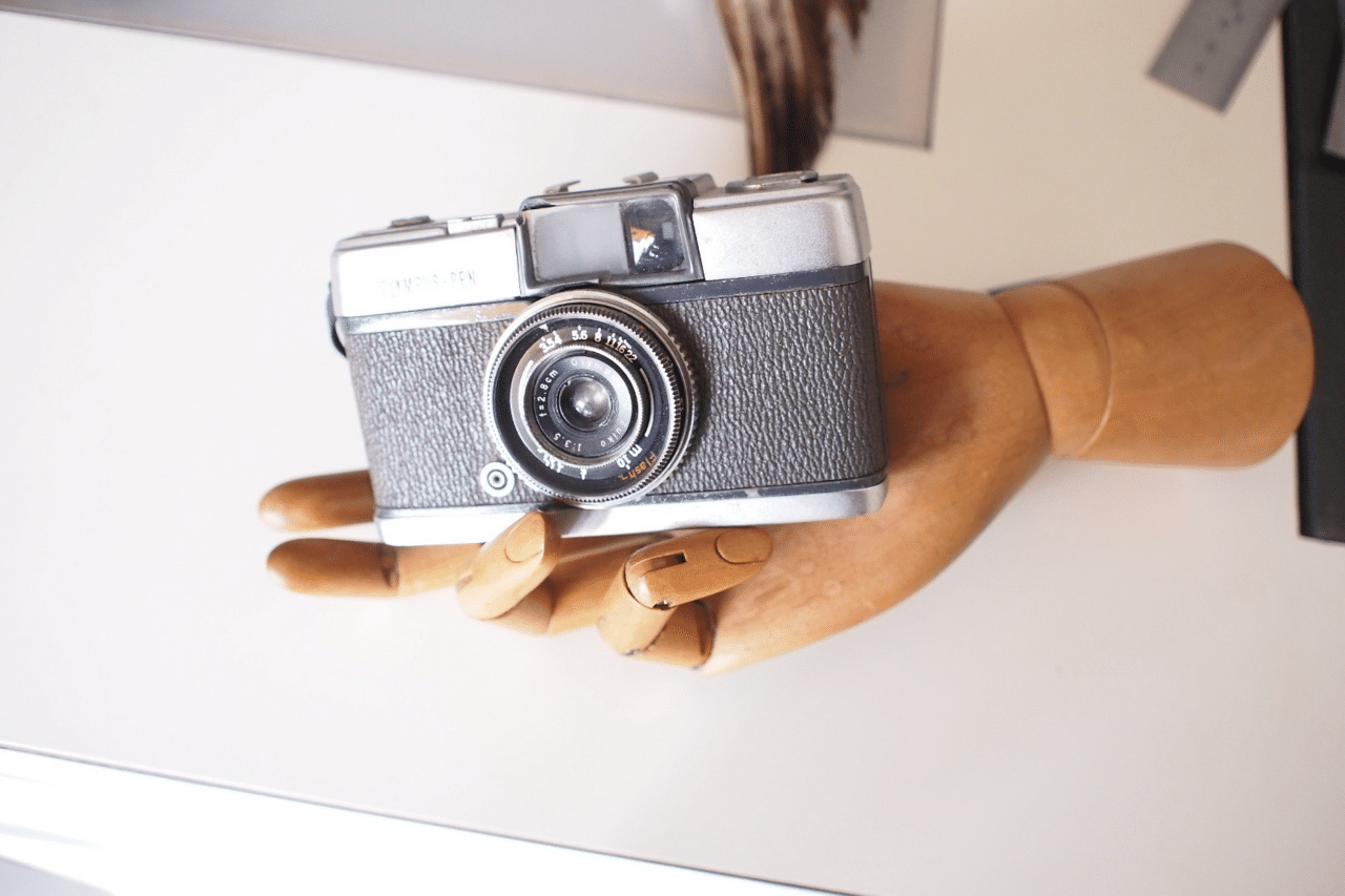 オリンパス ペンS 1:2.8 f=3cm ハーフサイズフィルムカメラ 赤城耕一：第1回 ふたたび注目を集めているハーフ判カメラ