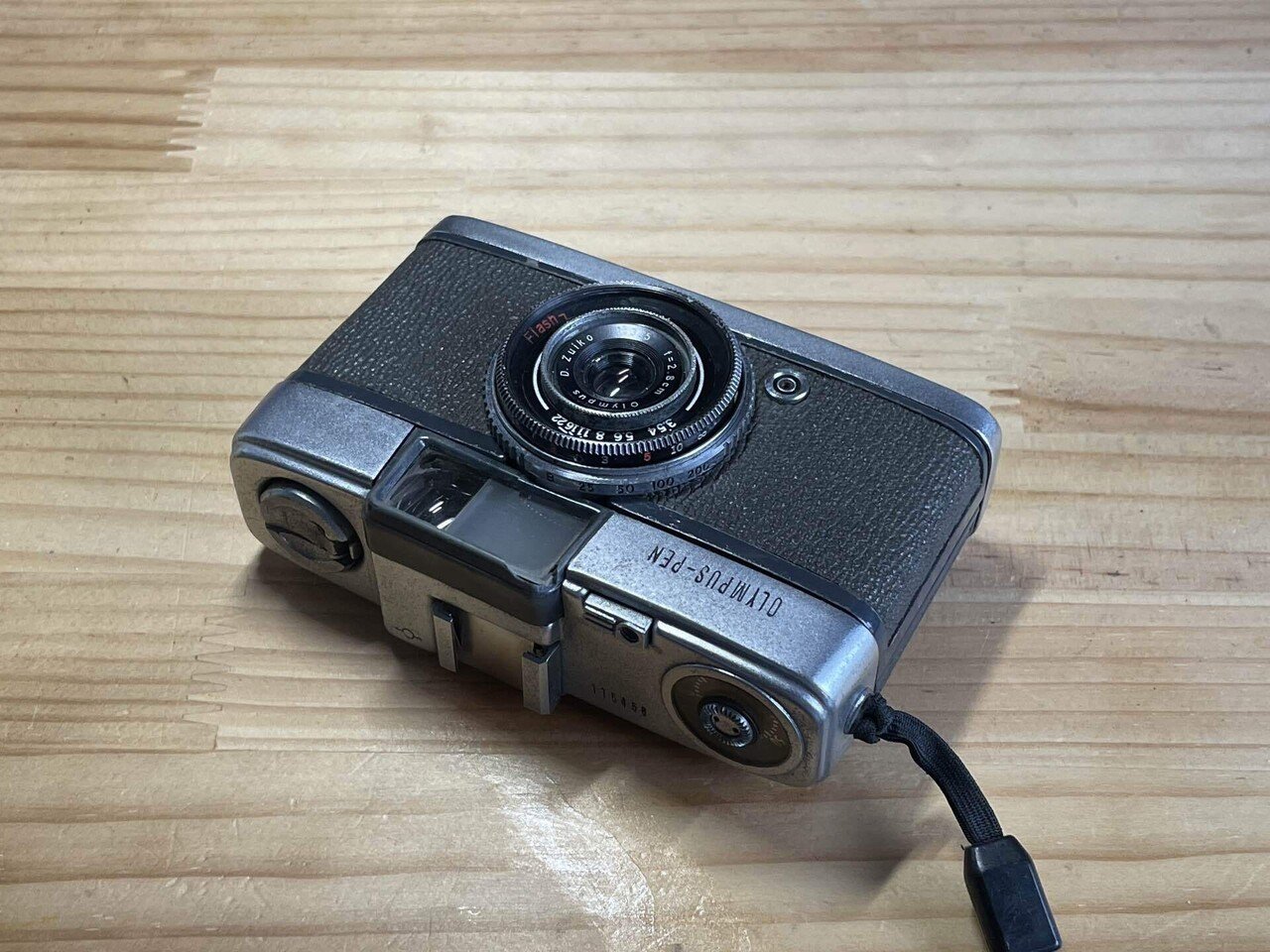 初代　オリンパス　ペン Olympus Pen 初代 三光ペンの分解｜フィルムカメラ修理のアクア