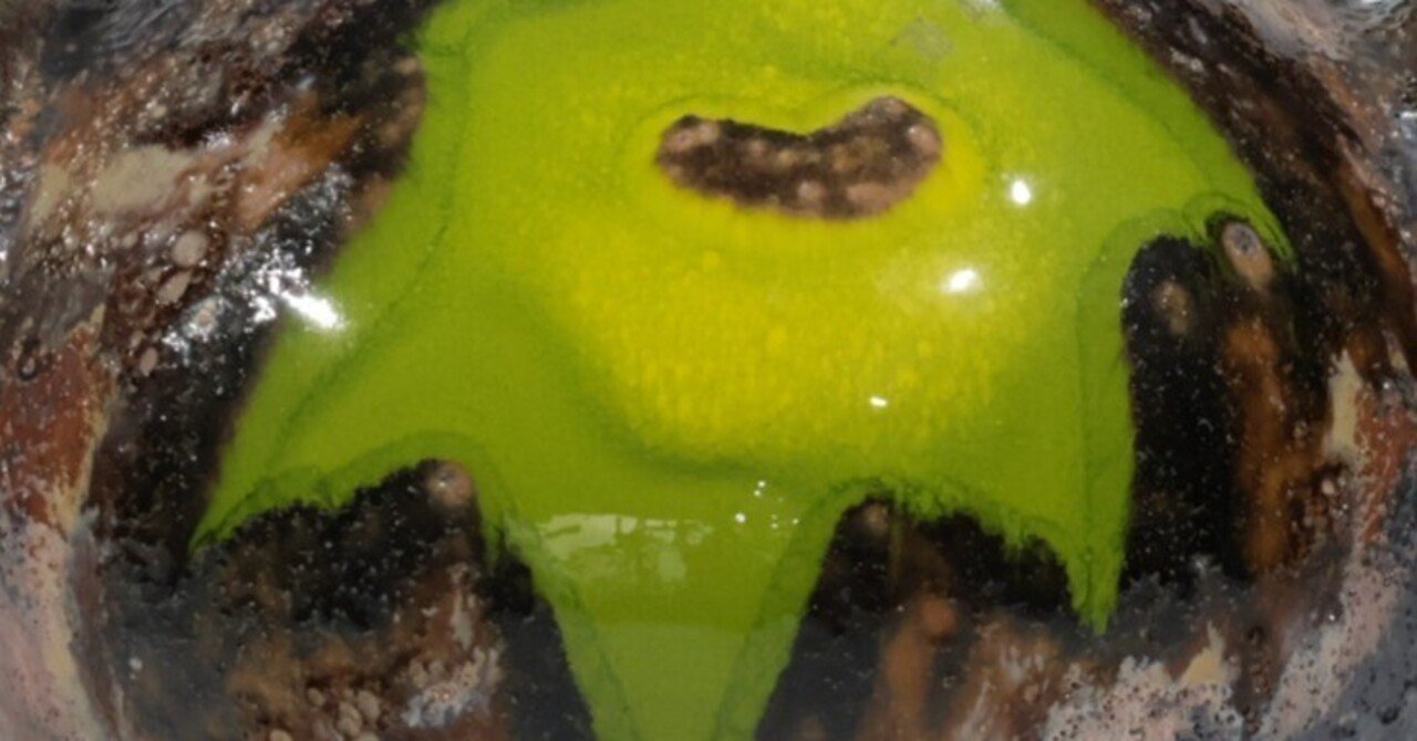 FAT LAVA Labo #10 Walter Gerhards ― 大胆な造形と異彩なデコール