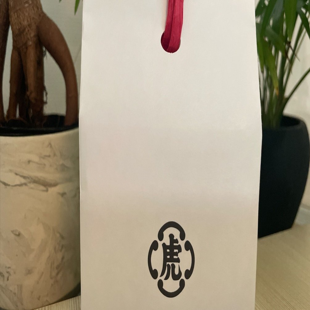 虎屋羊羹を3種類食べ比べしてみた！新緑・夜の梅・おもかげ｜「日々