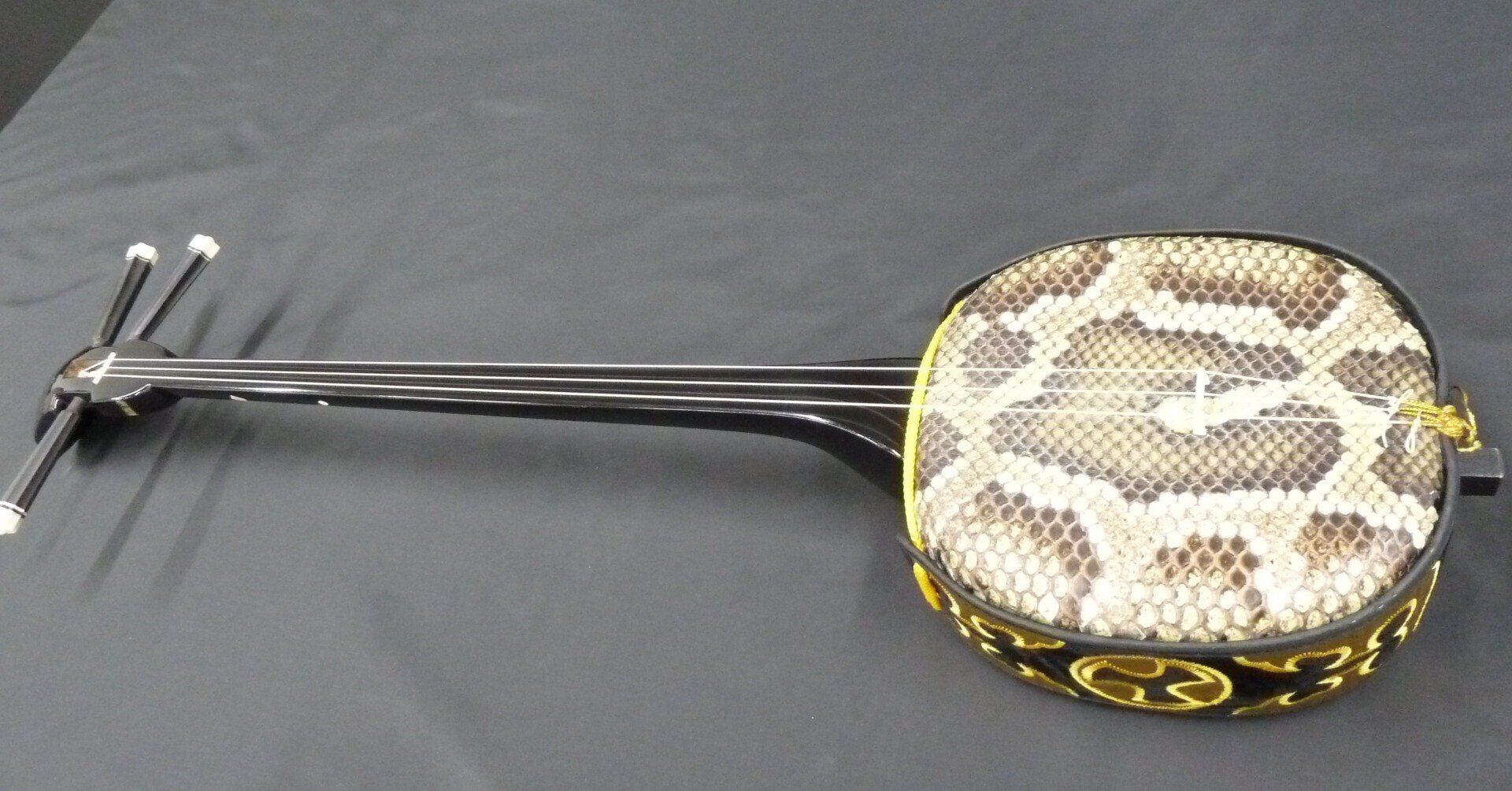 □Bh/186☆ゴッタン 箱三線/板三線☆和楽器 南九州伝統工芸