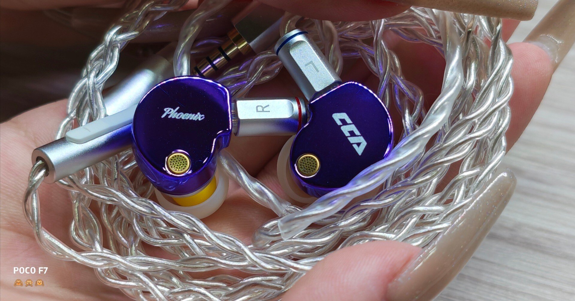 f23b17cd9ad7f2e68bddd7dd6db701