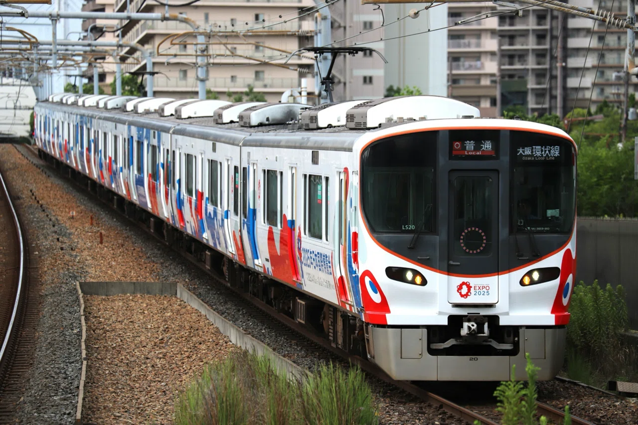 り Sakurajima Line 323 Series Osaka Expo Wrapping｜昭和の鉄道愛好家