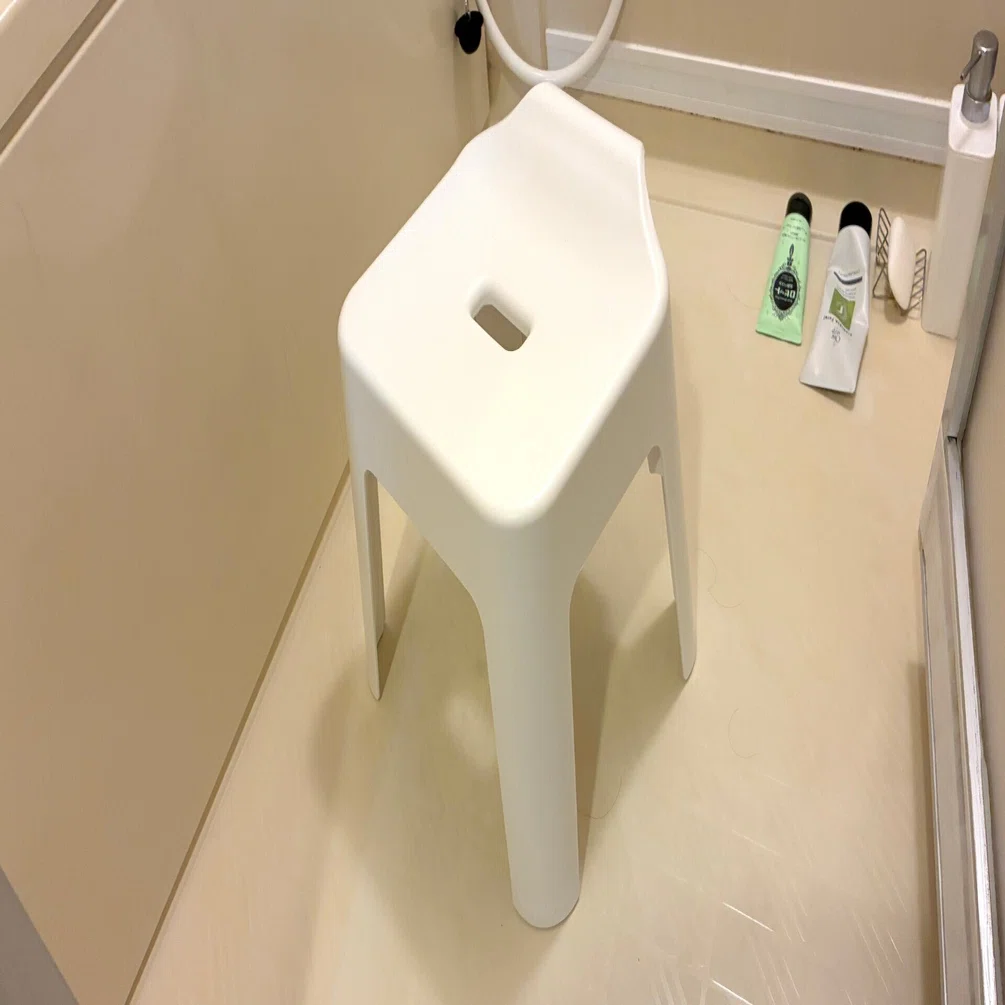 山崎実業タワーの引っ掛け風呂イス SH30 ホワイトをレビュー！座面が