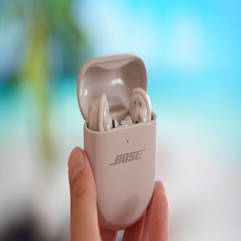 比較】Bose QuietComfort Ultra Earbuds 第2世代を実機レビュー｜現行