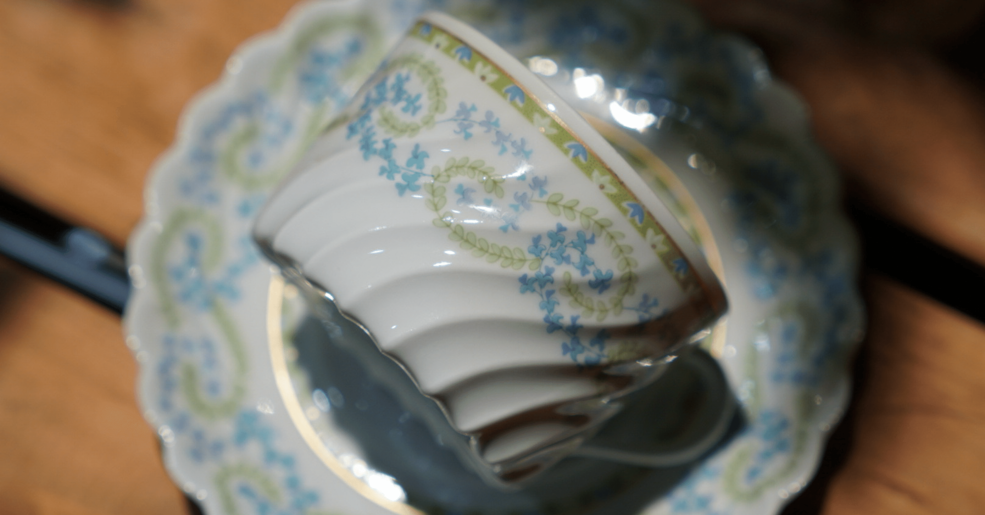 アビランドとリモージュ焼 ― フランスが誇る白磁の物語｜ガーデン