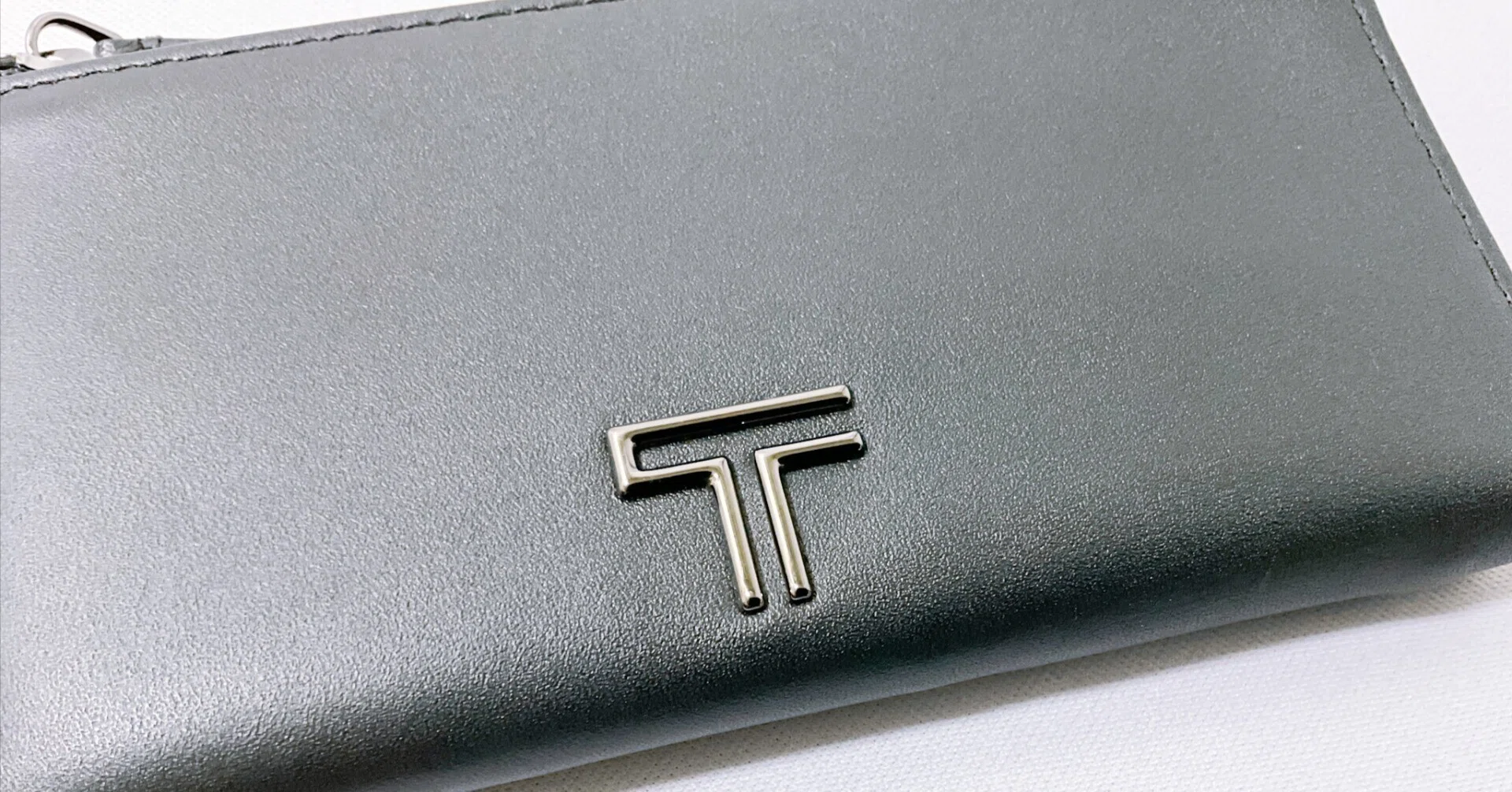 TUMI】バックパックに付属している「カラビナ付きポーチ」をレビュー