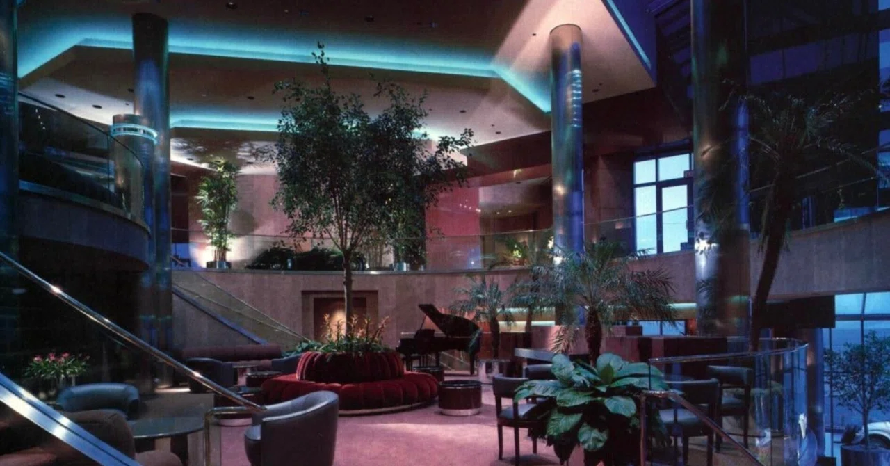 No Inernet Screen Liminal Spaces, Mallsoft, and the 'Dream Spaces' Permeating the Internet|H2
