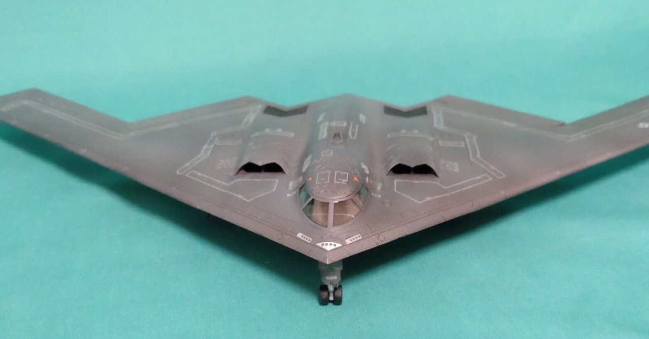 今話題のステルス爆撃機キットレビュー 無事完成ですがデカールだけは