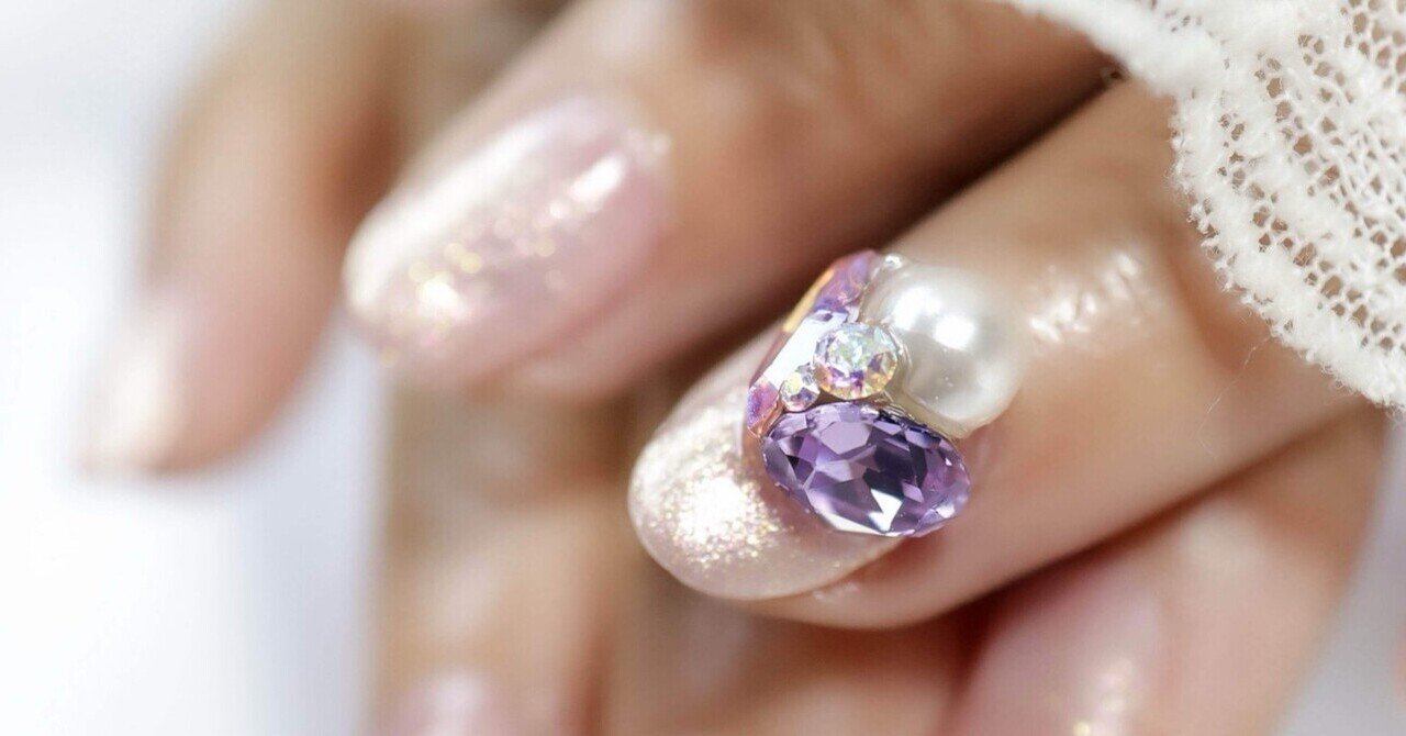 ハンドメイド好き必見】プロが作るネイルチップで“作品のような