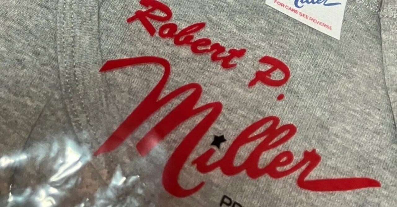 Robert P. Miller のタンクトップを比較する｜codellupi