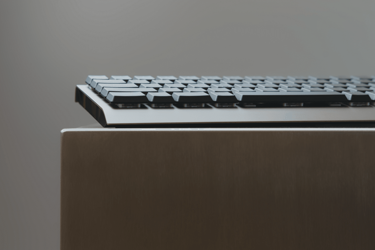 機能と美学の調和 ZENAIM keyboard2 mini デザインレビュー｜+m