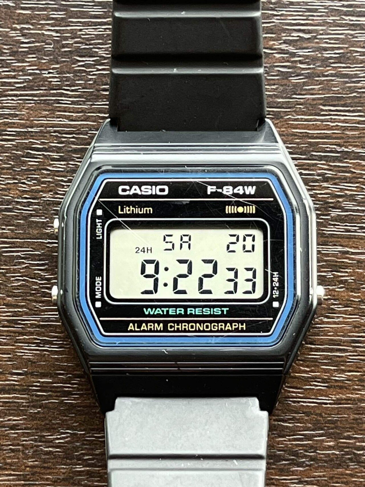 小傷だらけで良い顔になってきたチプカシ F84W｜J