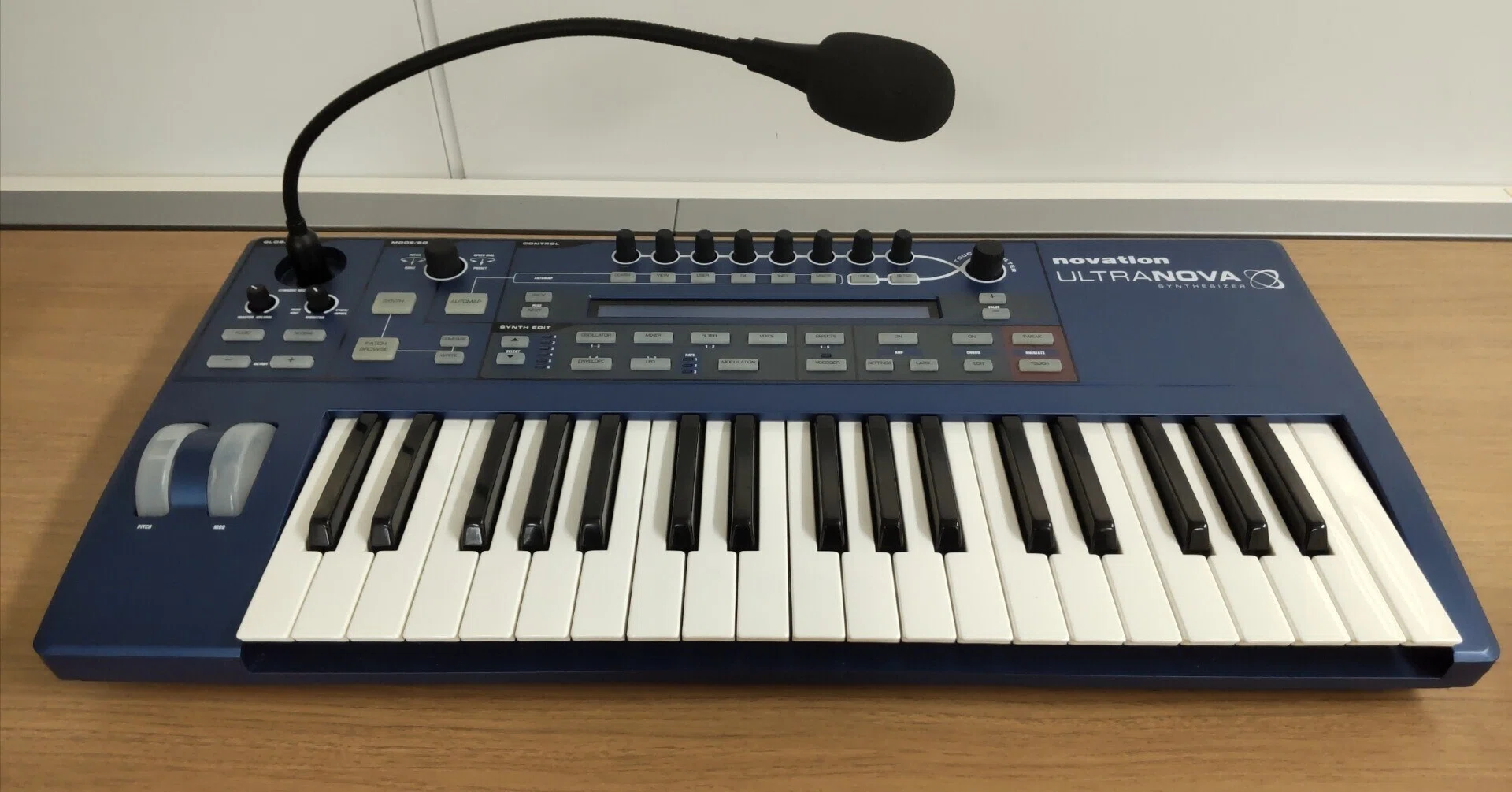 Novation UltraNova レビュー|浅貝虚 Novation UltraNova レビュー|浅貝虚