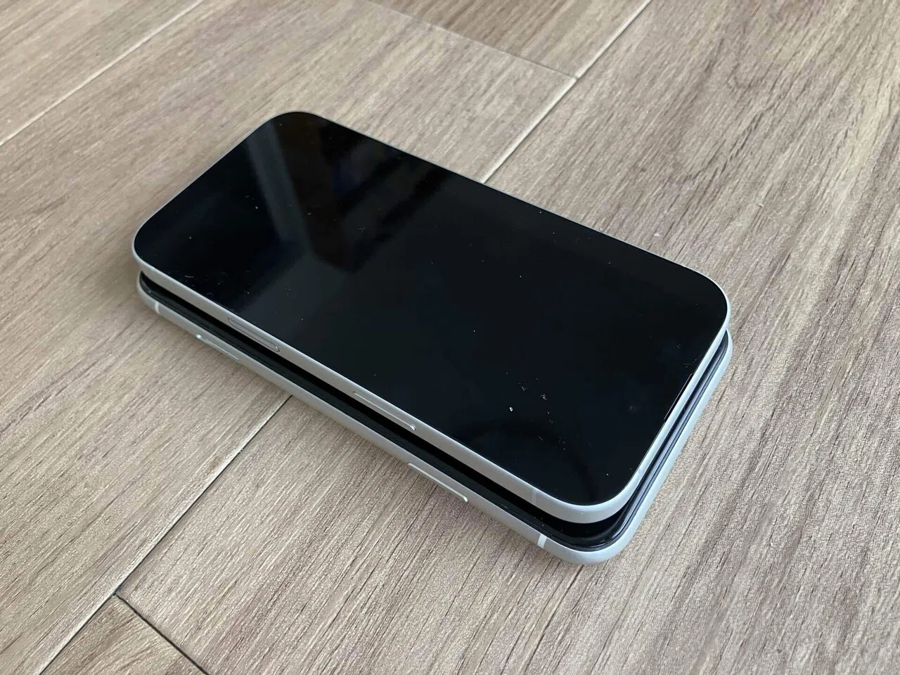 iPhoneXRから物理SIMが使えるiPhone16へ｜nori｜旅好き