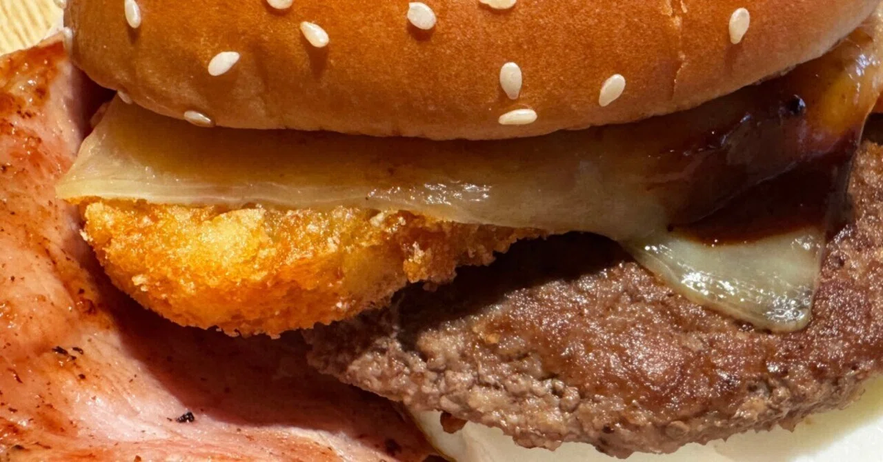 おそらく全世界の朝マックのなかでいちばんブッ飛んでる最強バーガー