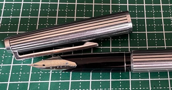 PELIKAN　ペリカン　＃130 IBIS 字幅OM 🔴PELIKAN 130 IBIS Black Color Fountain Pen 14 K Gold 585 F