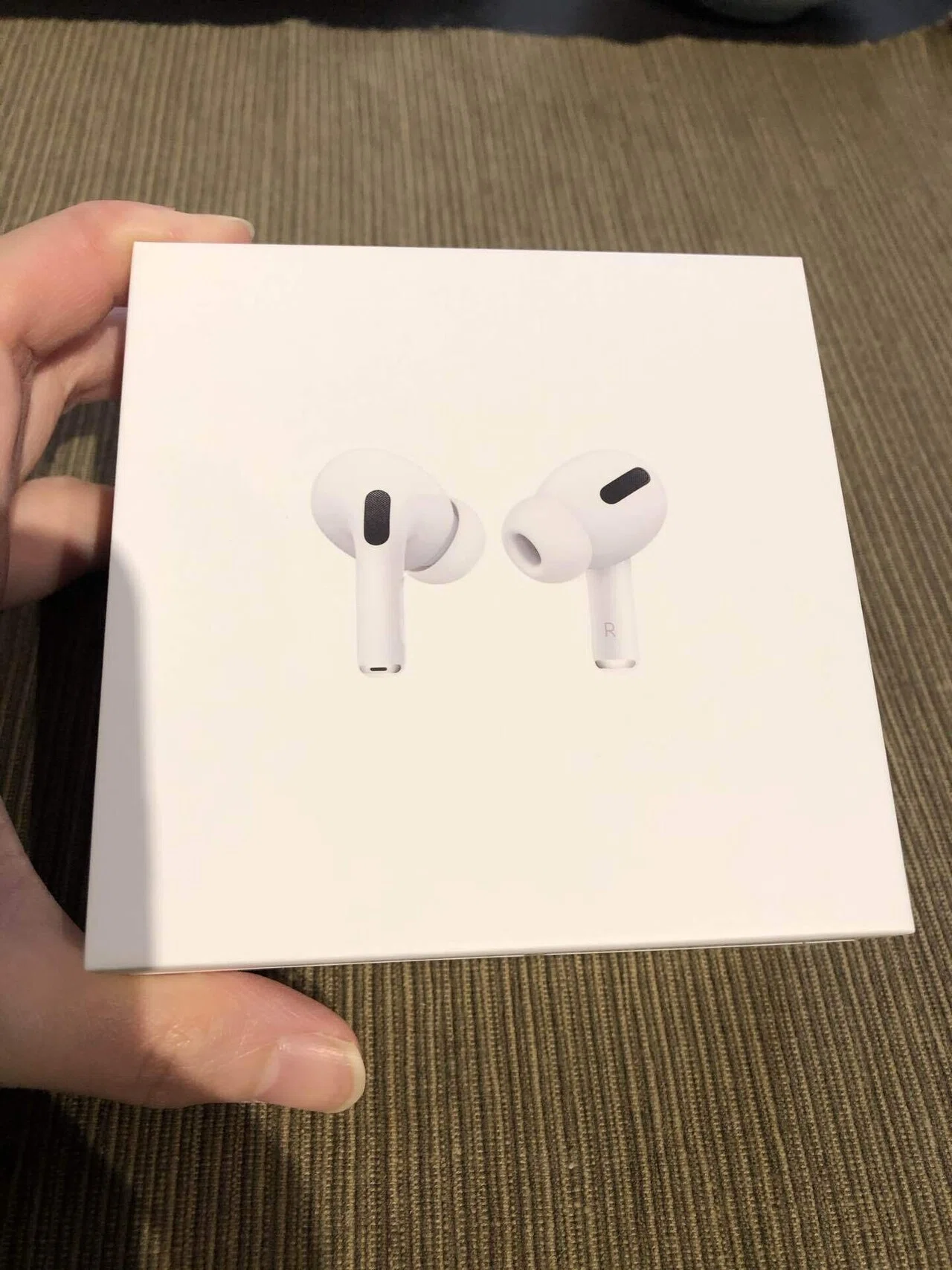Airpods Pro3を発売日に買いに行った話｜ぽぽぽ