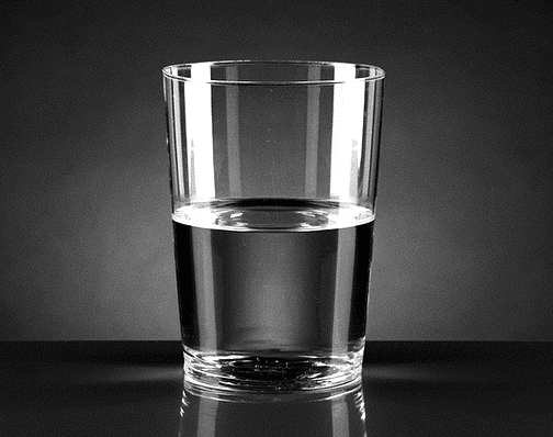 コップの中に水が半分しかない コップの中に水が半分もある という考え方では可能性は見いだせない たーキンくん Note コップの中に水が半分しかない コップの中に水が半分もある という考え方では可能性は見いだせない たーキンくん Note