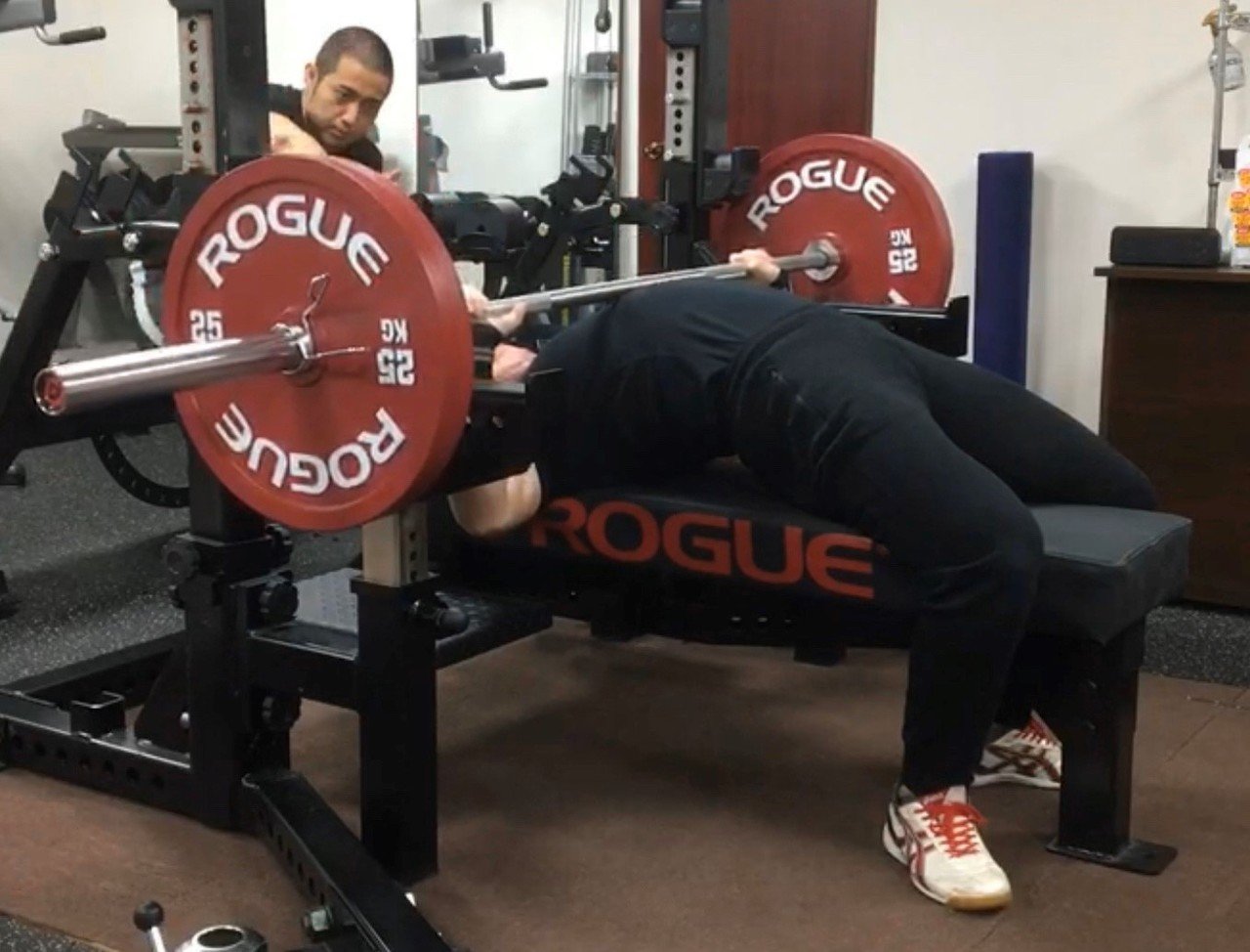 ベンチプレス100kg DESIGN BODY どぎつかっ ベンチプレス100kg DESIGN BODY どぎつかっ