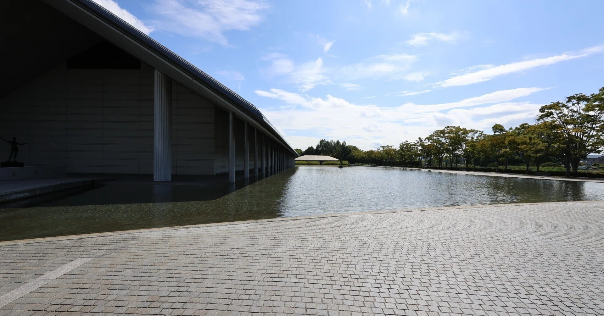 建築さんぽ｜佐川美術館 茶室「守破離」｜くらし間ゆず｜建築さんぽ関西