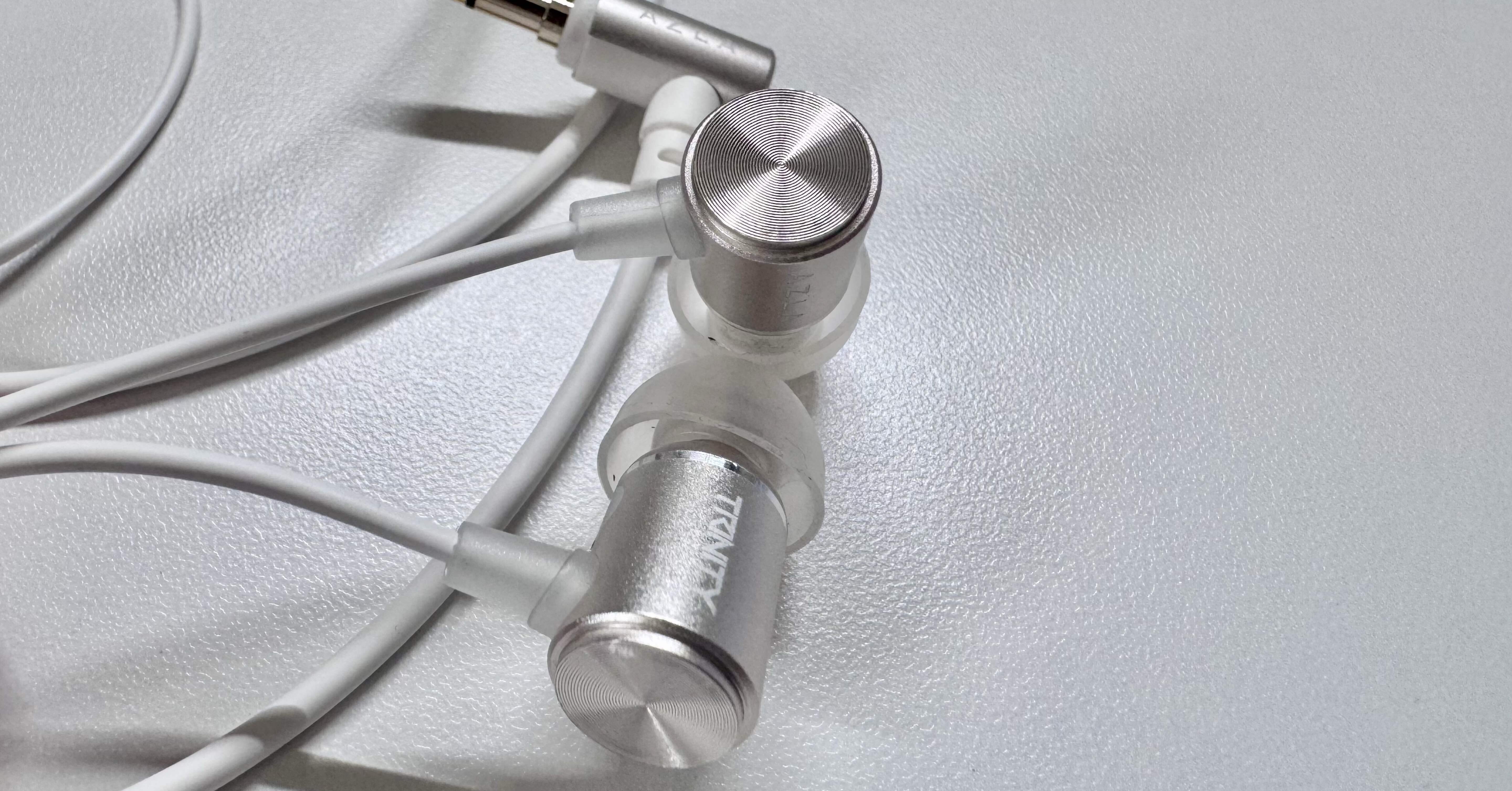 シュリンク付き銀天使金蛇有線イヤホン シュリンク付き銀天使金蛇有線イヤホン C99984964 - イヤホン新 モデル