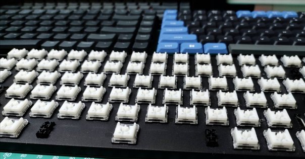 conductorという完全無線分割トラボ付きキーボードに手を出して