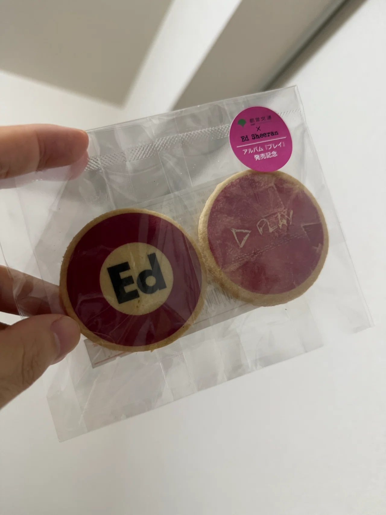 詰めが甘いのが逆に良い？ エド・シーラン×都営大江戸線 コラボ「Oh!Ed 