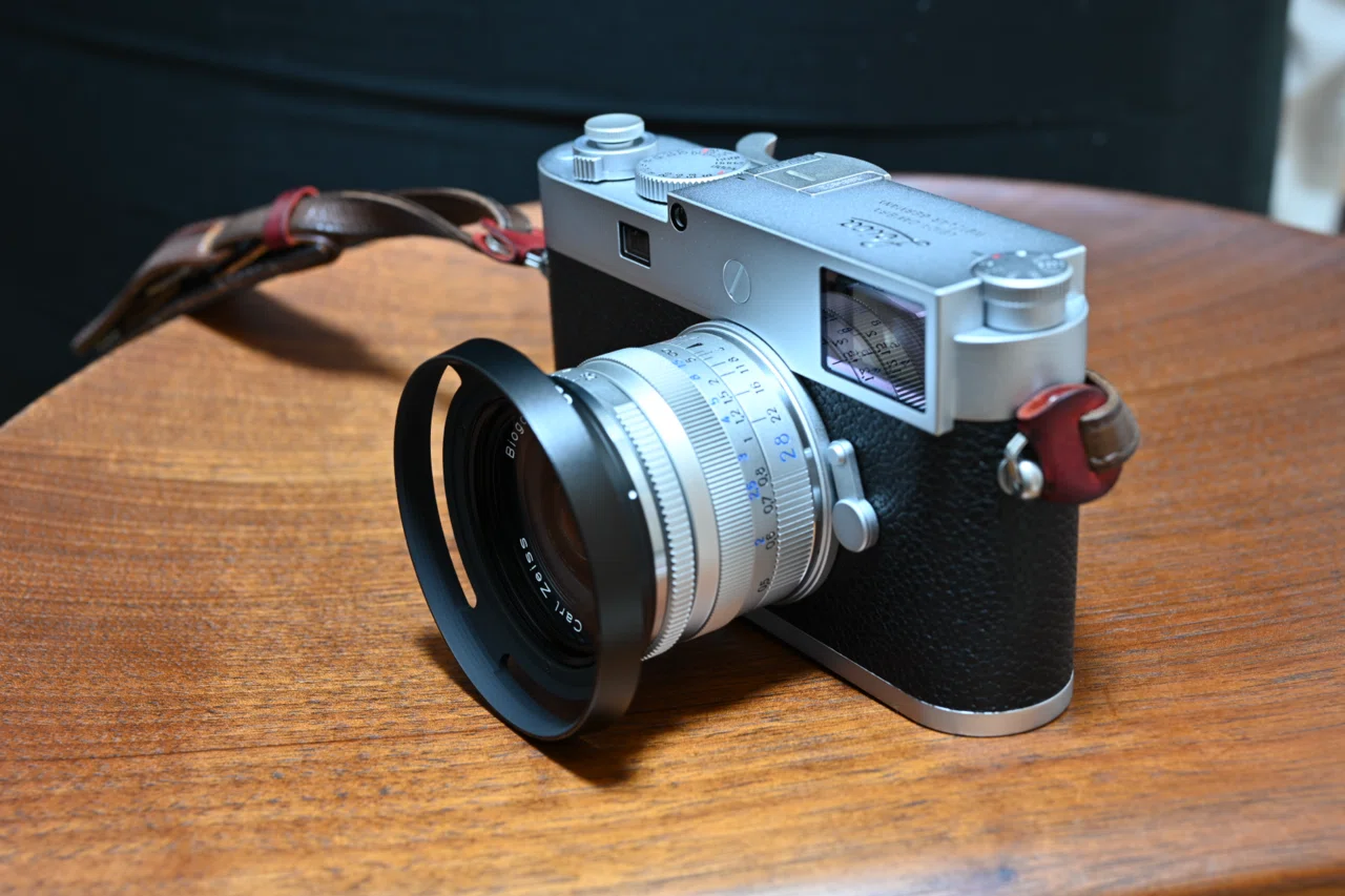 ZEISS Biogon T* 2,8/28 ZM｜と ご り ん