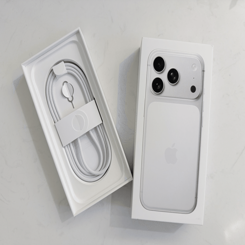 iPhone 17 Proを受け取りに香港へ｜beach_wave888