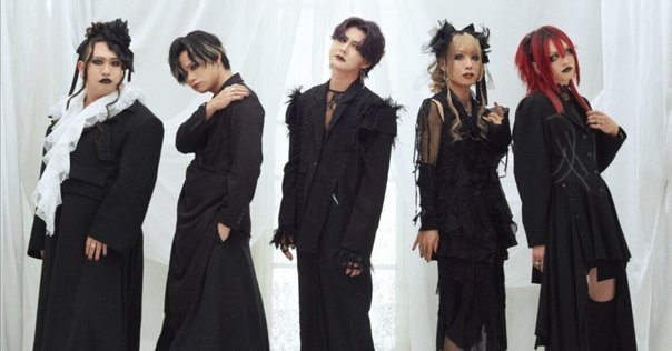 色々な十字架 tink あの頃を思い出させる話題のv系バンド「色々な