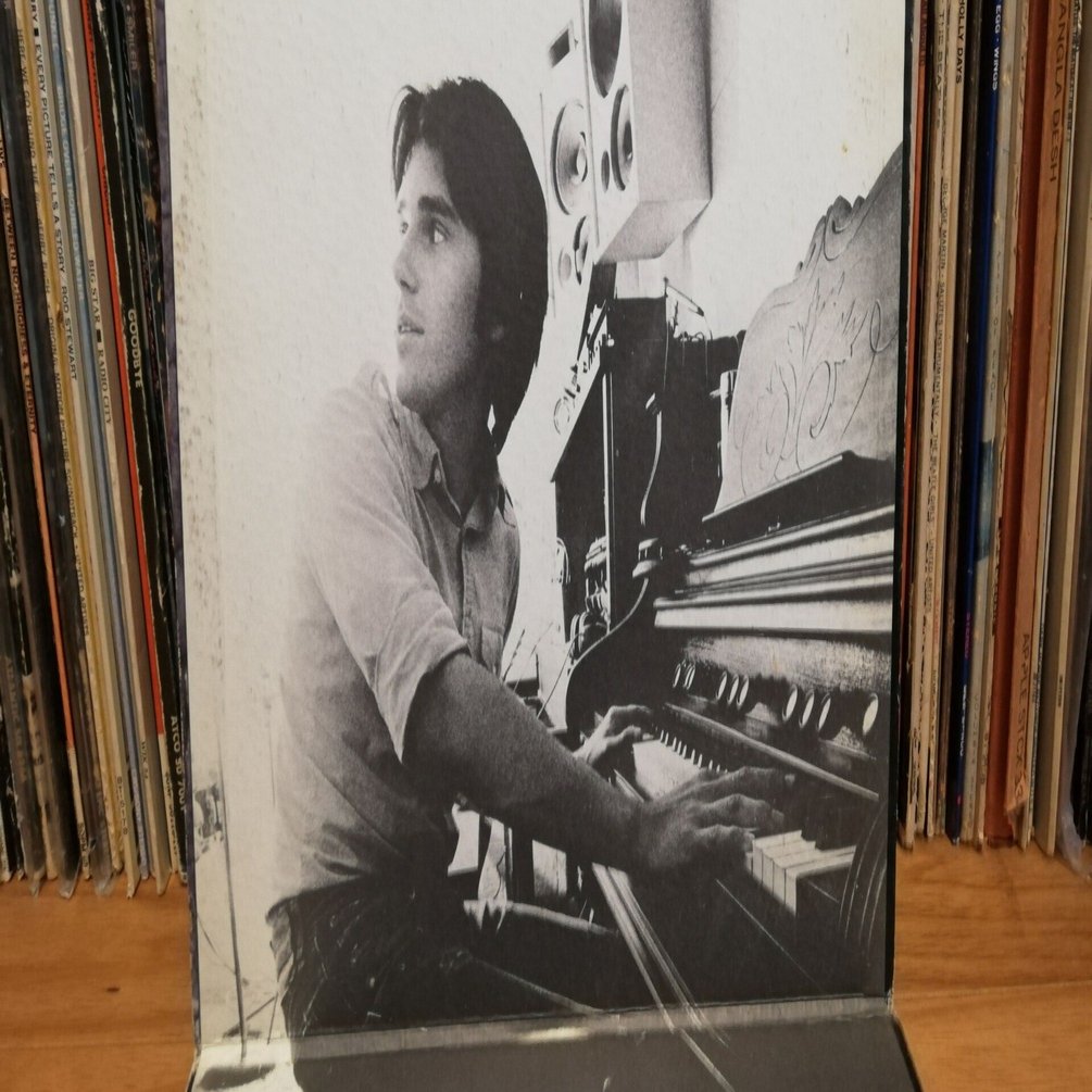 Emitt Rhodes「Emitt Rhodes」：レコード内周に彫られていたメッセージ