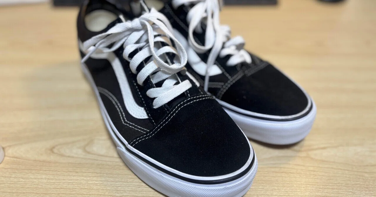 レビュー】Vans オールドスクール US規格 ブラック ― 王道スニーカーを 