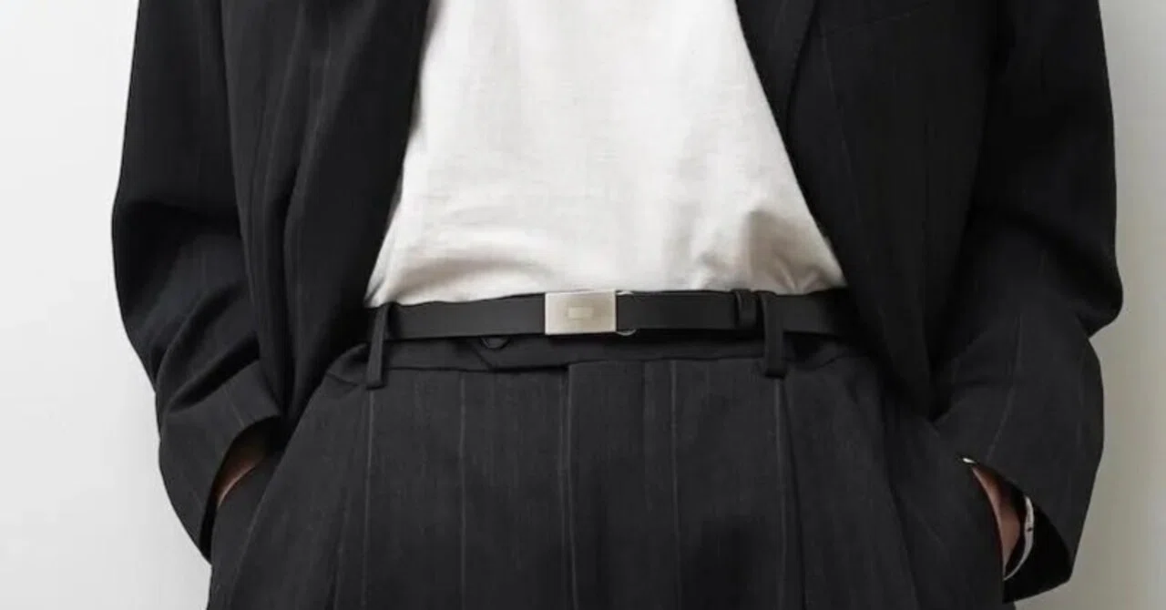 ラスト各1本。AURALEEが手掛ける、レザーベルト ― SLIDE BUCKLE BELT ラスト各1本。AURALEEが手掛ける、レザーベルト ― SLIDE BUCKLE BELT