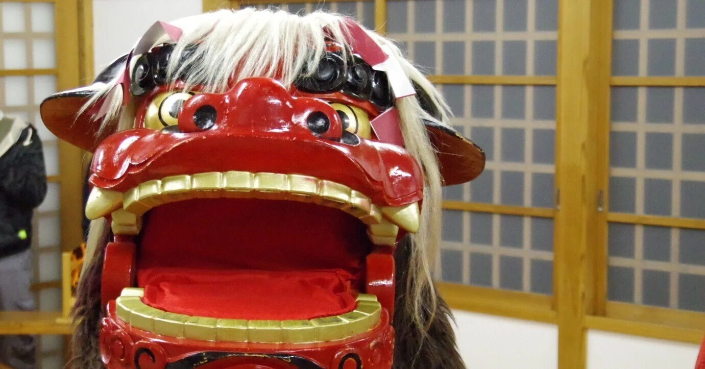 地元の伝統芸能とは、一番身近な日本史。 大村獅子舞保存会｜あつ