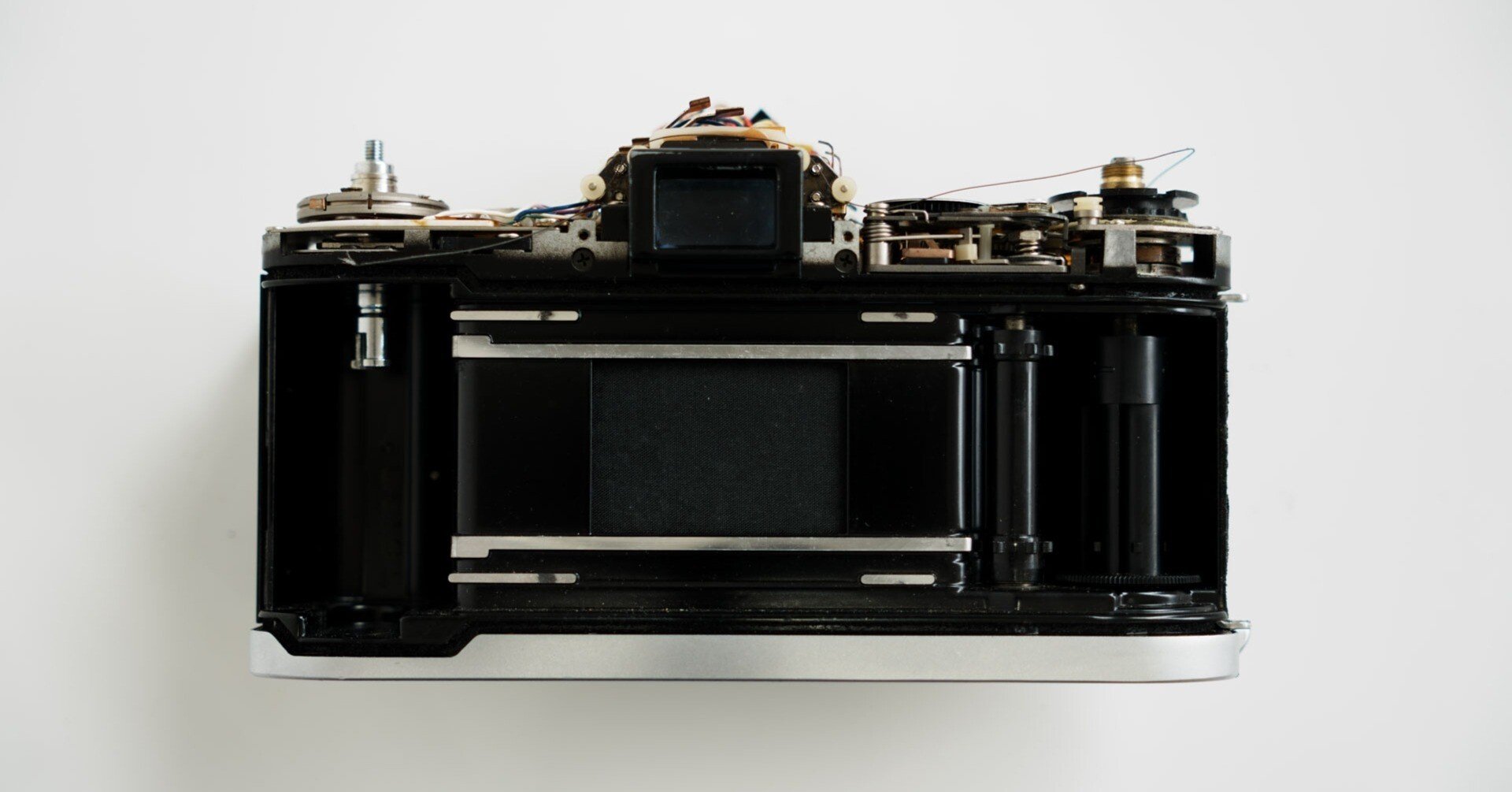 Canon EOS-1N HS PB-E1 露出計・シャッター全速確認 Canon AE-1 露出計連動ワイヤーの交換｜レトロカメララボ京都