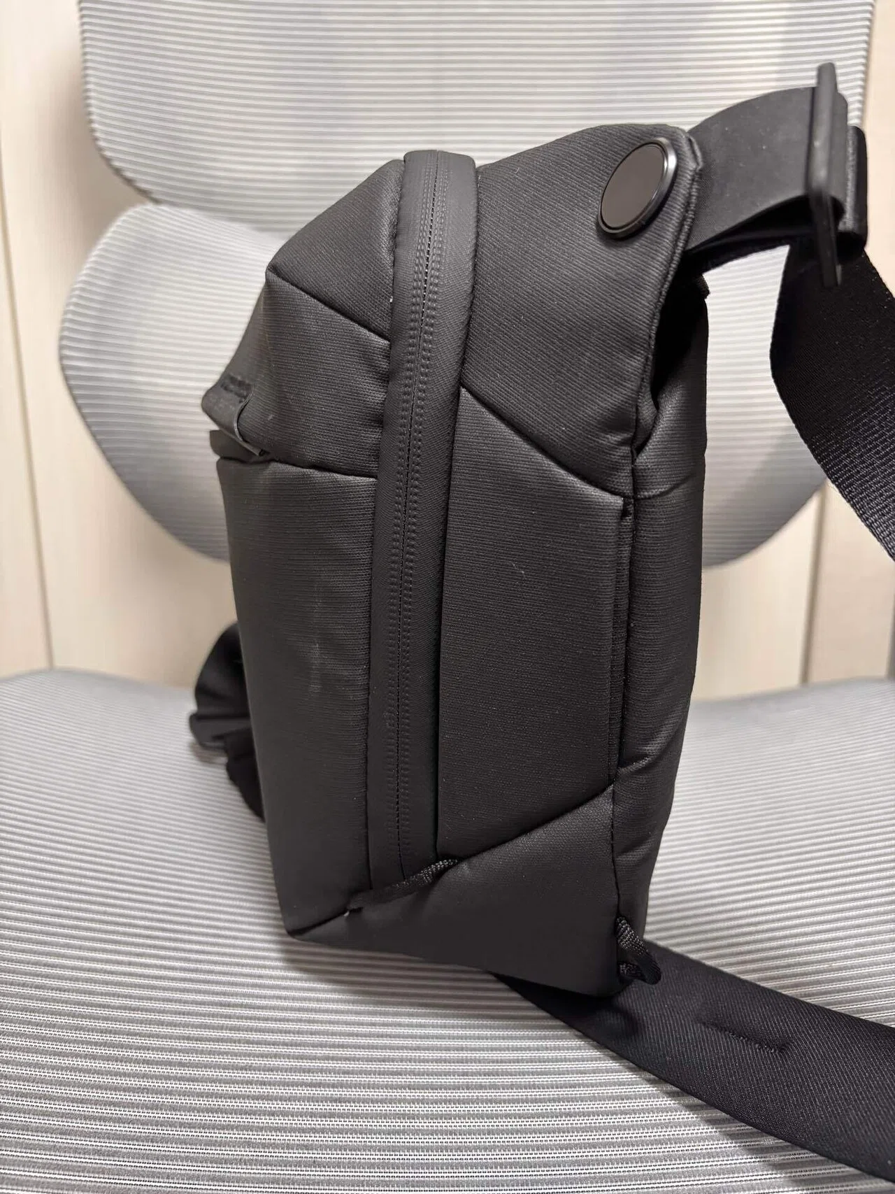Peak Design エブリデイ スリング 6L へ収納｜レンズの先に