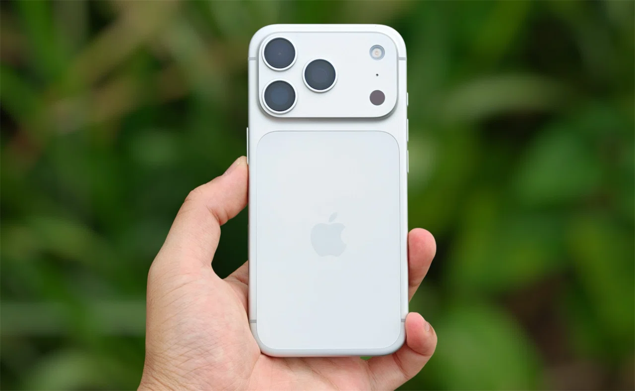 iPhone 17 Pro 買いました。デザイン変更。望遠強化。ファースト 