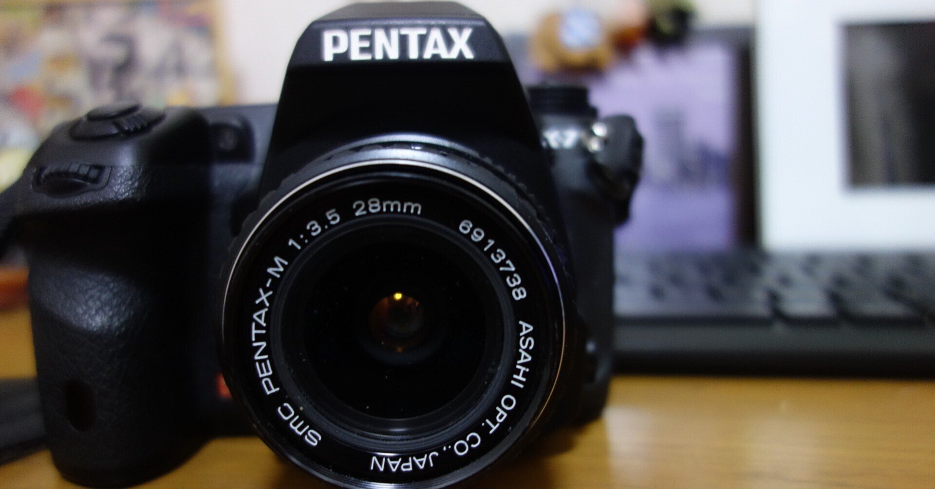 Minolta SR-7 一眼レフカメラ 28mmレンズ付き フラッシュ付き Minolta