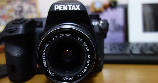 Minolta SR-7 一眼レフカメラ 28mmレンズ付き フラッシュ付き Minolta SR-7 一眼レフカメラ 28mmレンズ付き フラッシュ付き