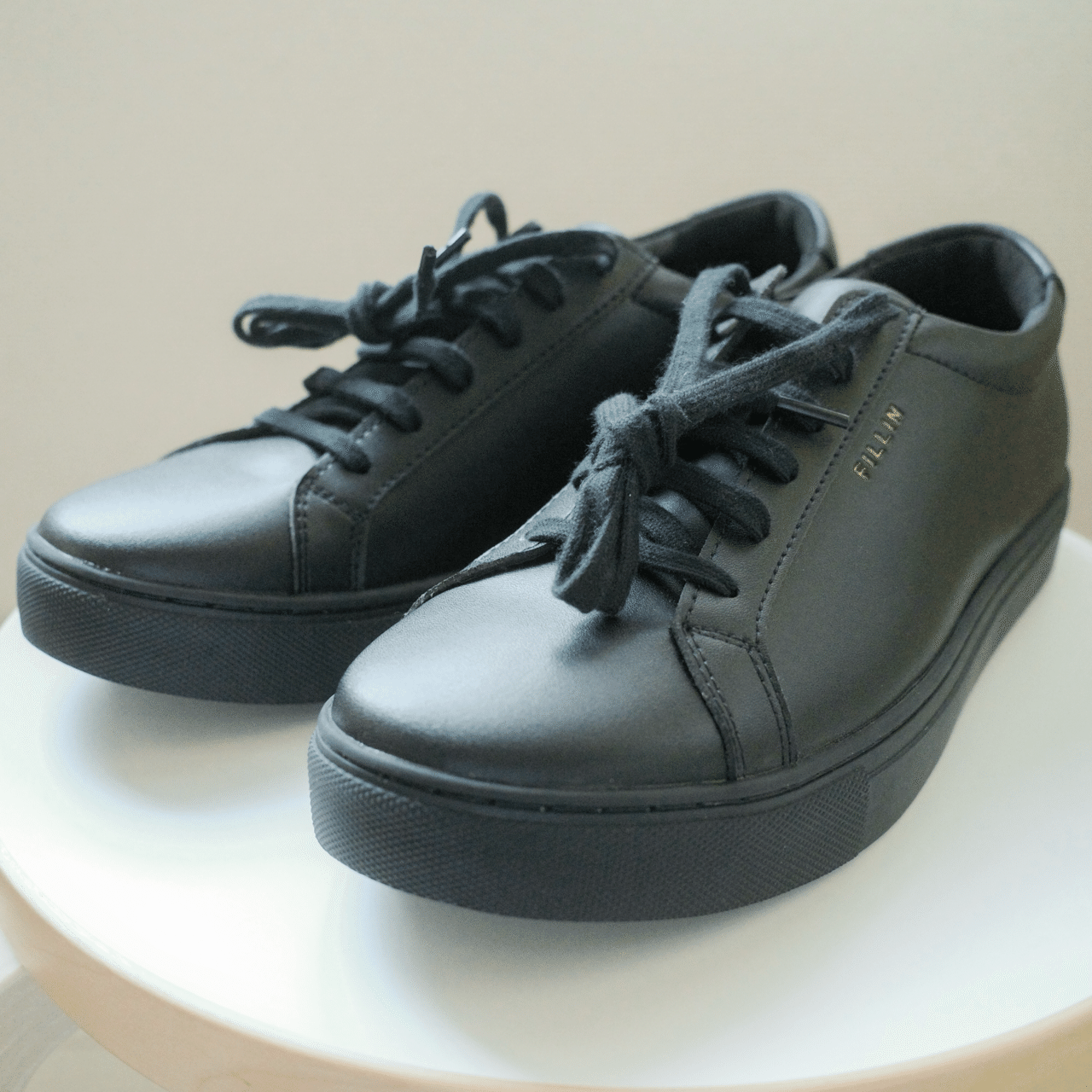 今週のお買い物】60足以上の名スニーカーから生まれた一足。｜FILLIN