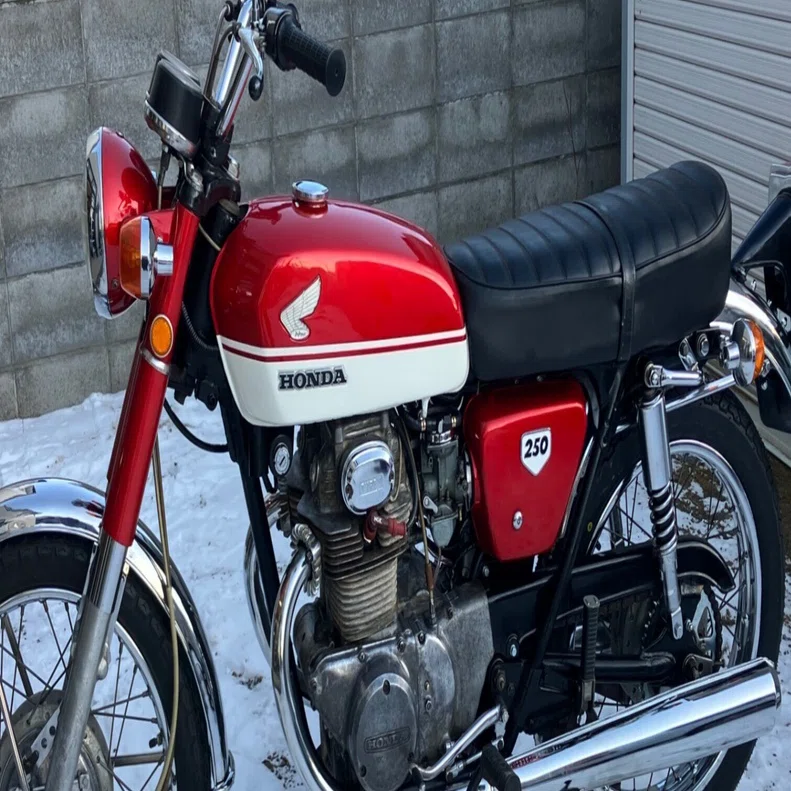 赤白ツートンのCB250を組み上げた理由 気分は神話のピグマリオン 