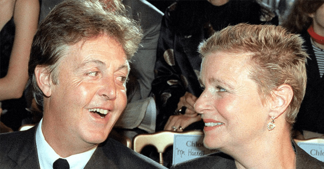 ポールとリンダ(ロスにて、１９６９年頃) 1969年、アビー・ロード・スタジオでのポールとジョージ。リンダ