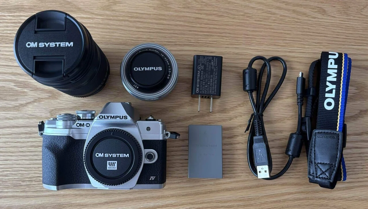 カメラOLYMPUS OM-D E-M10｜のらくら