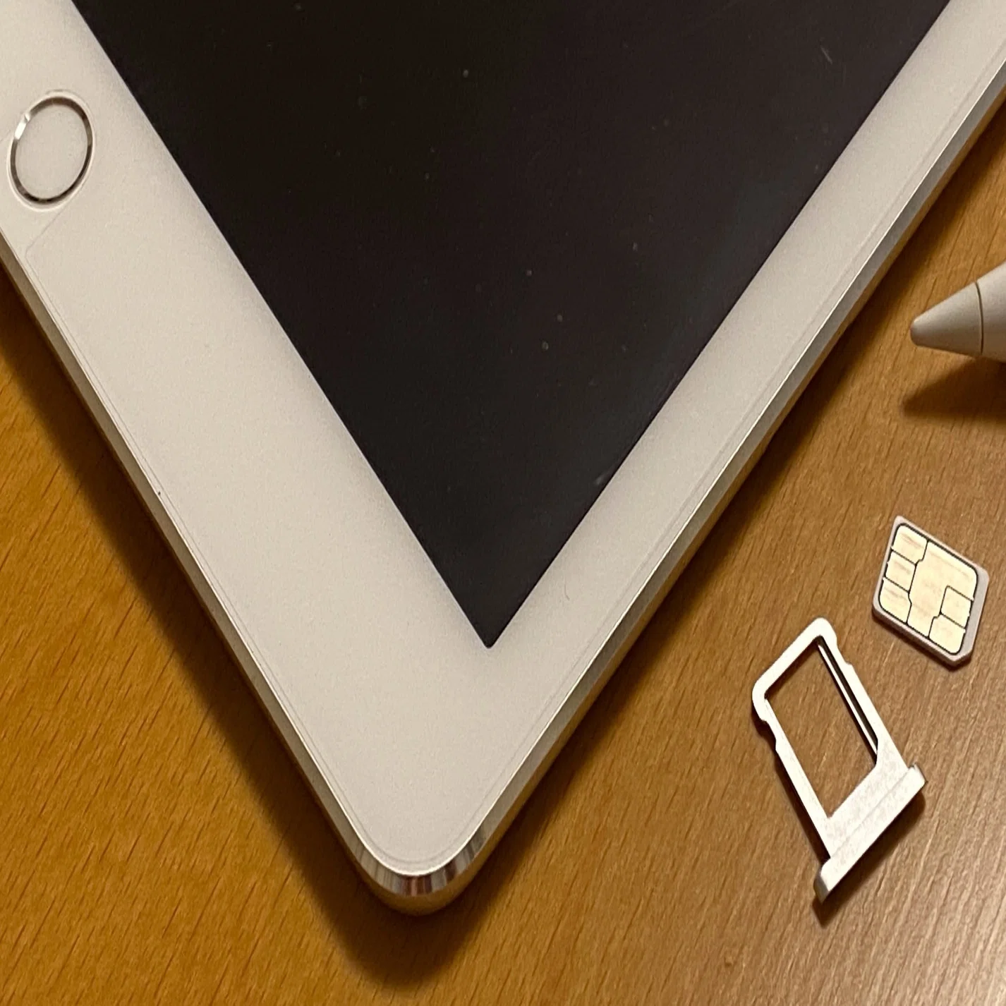 はじめてのiPad（3） - Wi-FiかCellularか、AppleCareはどうする 