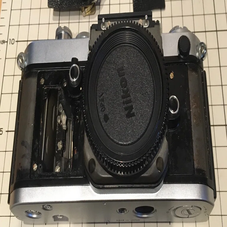 Nikon F2 シャッター残響音と露出計修理｜祗ヱ琉（しぇる）