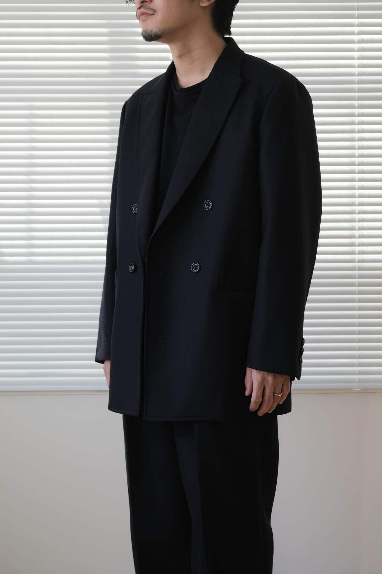 待ってた黒と絶妙グレー｜水岡