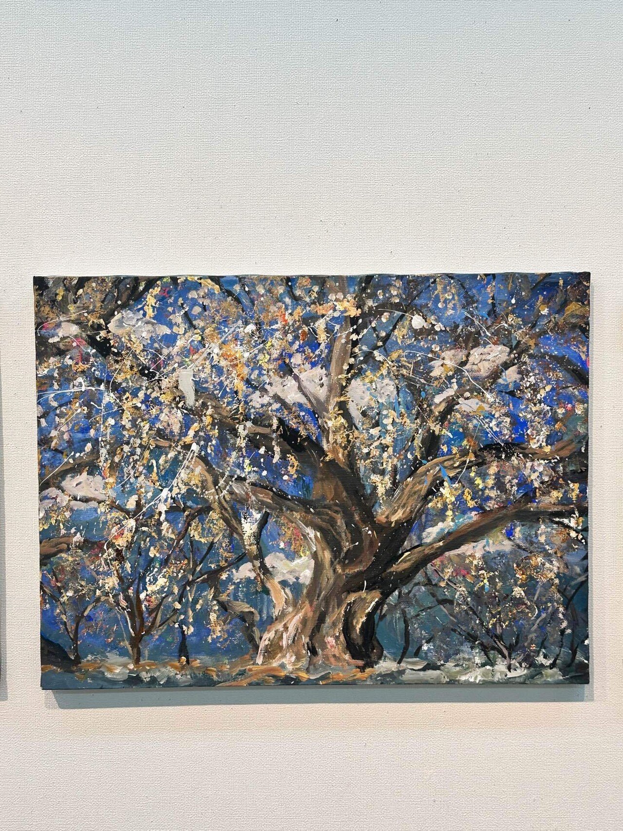 はなりーまん個展『花と人-夏・秋』を歩く──揺らぐ自分と出会った