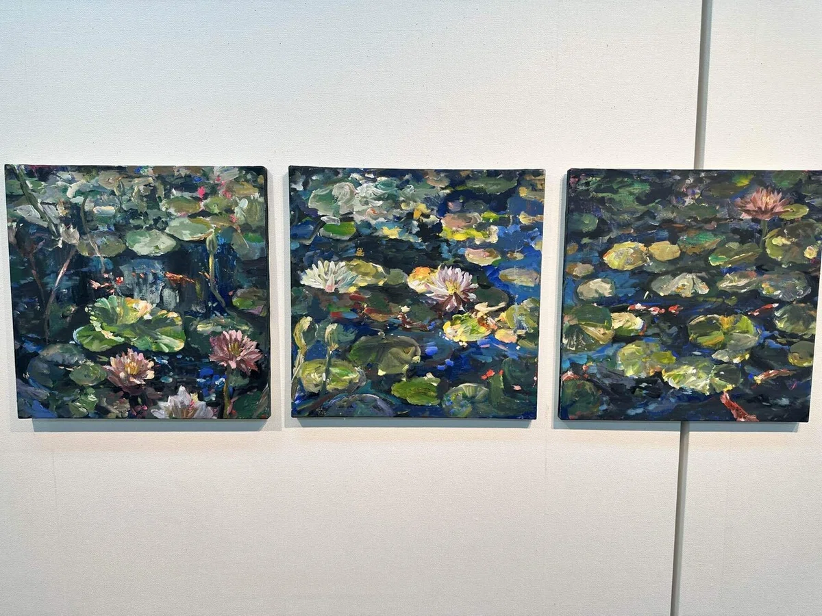 はなりーまん個展『花と人-夏・秋』を歩く──揺らぐ自分と出会った 